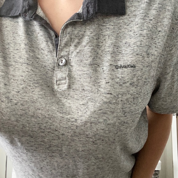 2/20$ Calvin Klein polo - Picture 3 of 3